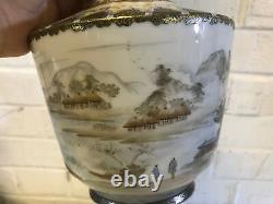 Porcelaine Japonaise Ancienne Finement Détaillée Peinture À La Main Vase Figurines Montagnes