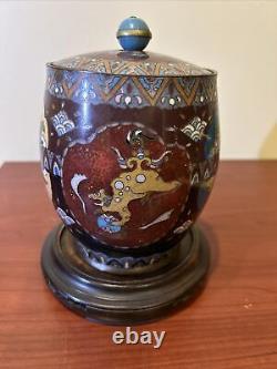 Rare Fine Antique Japanese Meiji Cloisonne Tobacco Jar
<br/>  ?
   <br/> 
Rare Fin Ancien Pot à Tabac Cloisonné Japonais de l'Ère Meiji