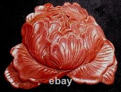 Rare Propriété Antique du 17ème Siècle en Corail Ange Rouge Sculpté en Fleur de Rose