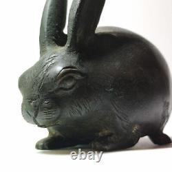 Statue en bronze ancienne de lapin japonais de petite taille œuvre d'art en métal antique japonais figurine fine