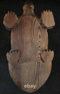 Tortues De Bois Finement Sculptées Japonaises Anciennes. C'est Un Bébé Qui Roule. 12 1⁄2 X 6