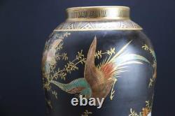 Très belle et ancienne vase en porcelaine Satsuma japonaise en or en forme de gourde double.