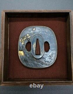 Tsuba de sabre japonais : Mante religieuse concombre sur fond de cuivre, sculpture fine, antique.