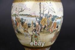 Vase Satsuma japonais antique de qualité supérieure avec de nombreuses figures Meiji