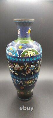 Vase en bronze cloisonné de la période Meiji du Japon avec des fleurs et des papillons 8' de haute qualité.