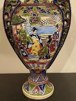 Vase japonais antique extrêmement fin, détail de Satsuma Moriage peint à la main de l'ère Meiji.